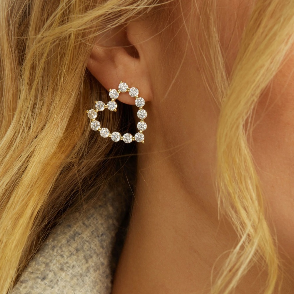 Melinda Maria - She’s an Icon Baby Heart Earrings NWT